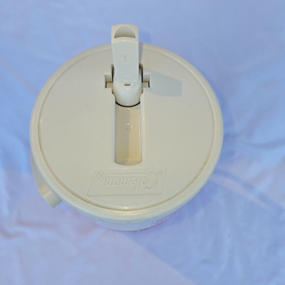 Marlboro Coleman Cooler Water Jug 1/2 Gallon Vintage Swivel Spout Handles Red - Picture 7 of 15